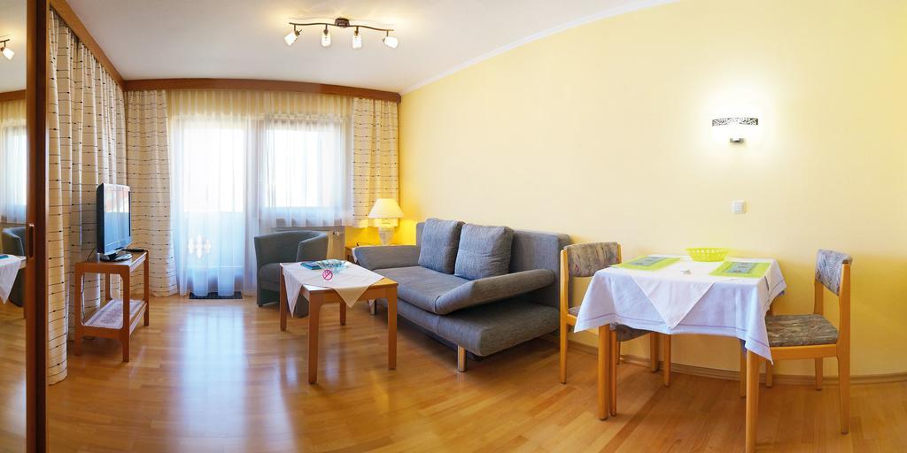 Haus Renate Otel Bad Füssing Oda fotoğraf
