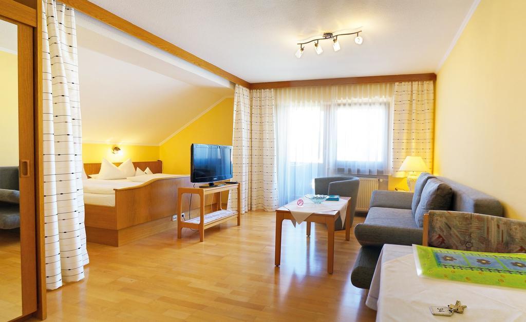 Haus Renate Otel Bad Füssing Oda fotoğraf