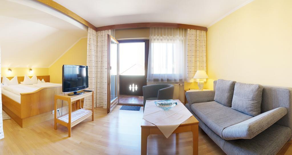 Haus Renate Otel Bad Füssing Oda fotoğraf